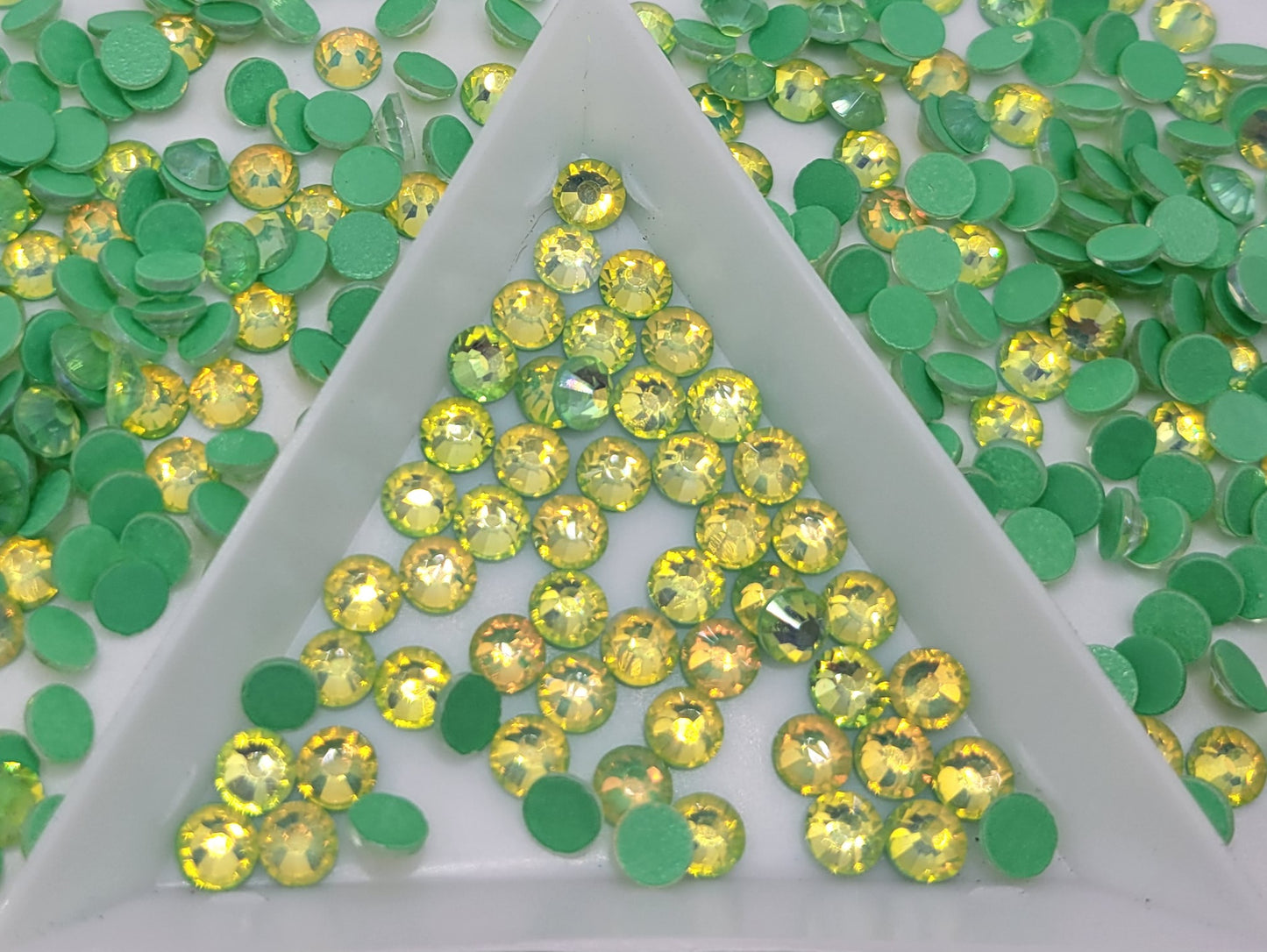 Emerald Luminous Opal Glass Flatback Rhinestones | Craft rhinestones | Bling 3MM-SS12 | 4MM-SS16 |5MM-SS20 | DIY, Nail Art, Tumbler