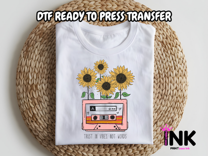 Vintage Flowers DTF100984 | DTF T-Shirt Transfer | Ready to Press | DIY Heat Transfer for Clothing, Hoodies, Sweatshirt